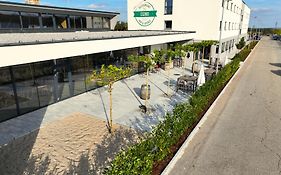 Egino-Premium Hotel, Restaurant & Bar